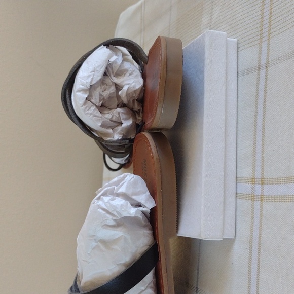 Mossimo sandals - Picture 6 of 13